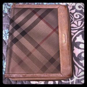 Burberry Ipad/Ipad Air case